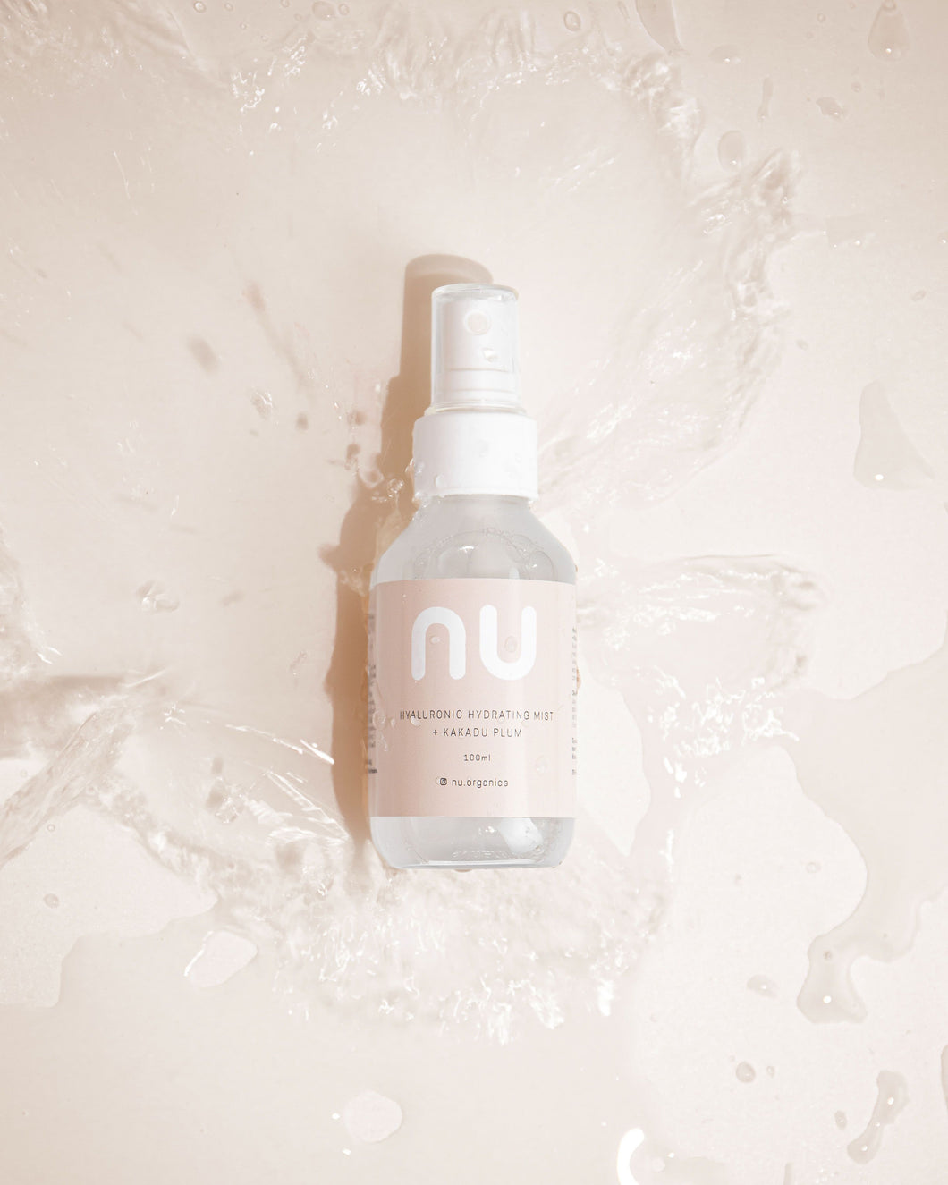 The best face mist with Hyaluronic Acid to maintain all day long lasting hydration. 